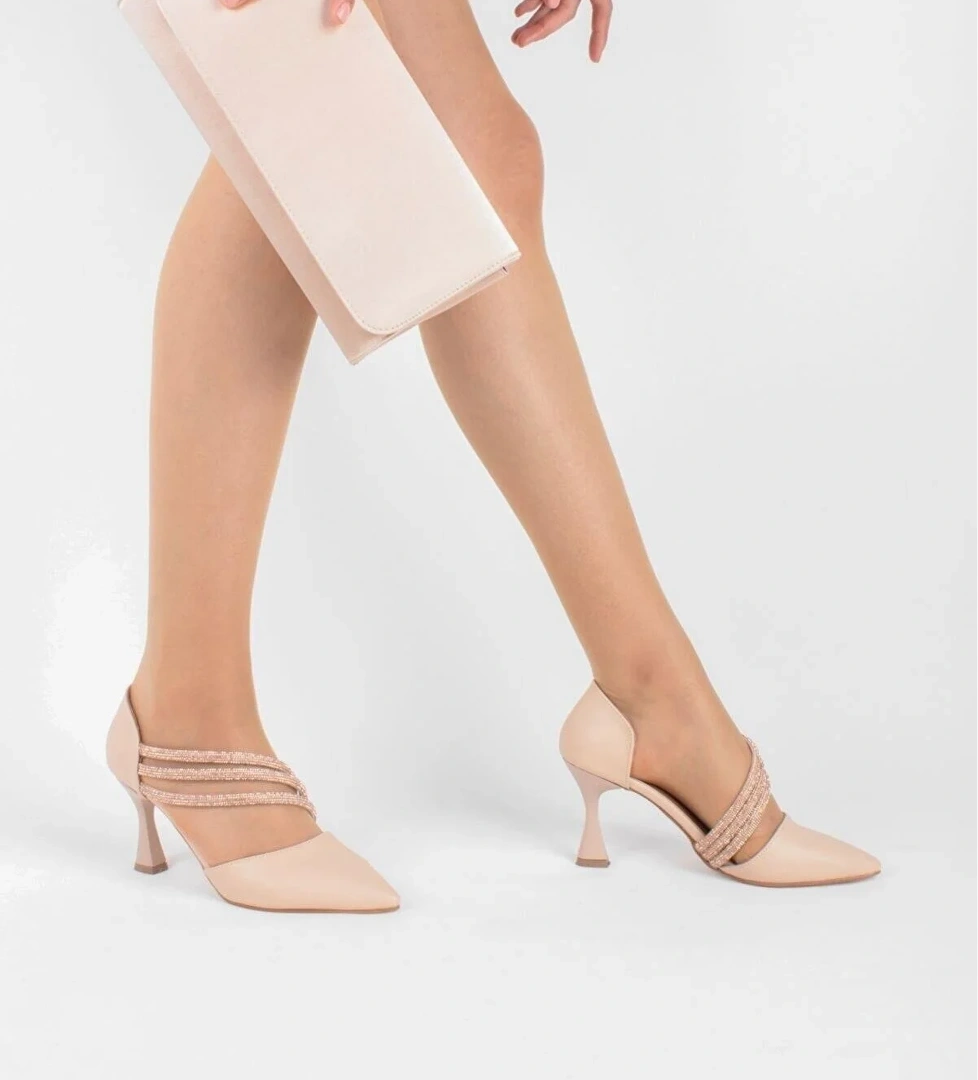 23-140 Klasik Topuk Taşlı Kadın Ayakkabı