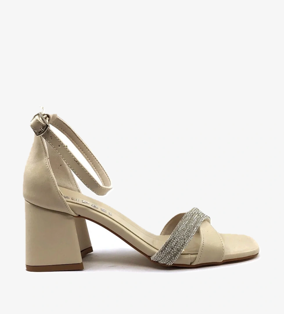 Ayakkabımood Sb 2600 6,5 Cm Çapraz Taşlı Ten Bayan Topuklu Ayakkabı model görseli