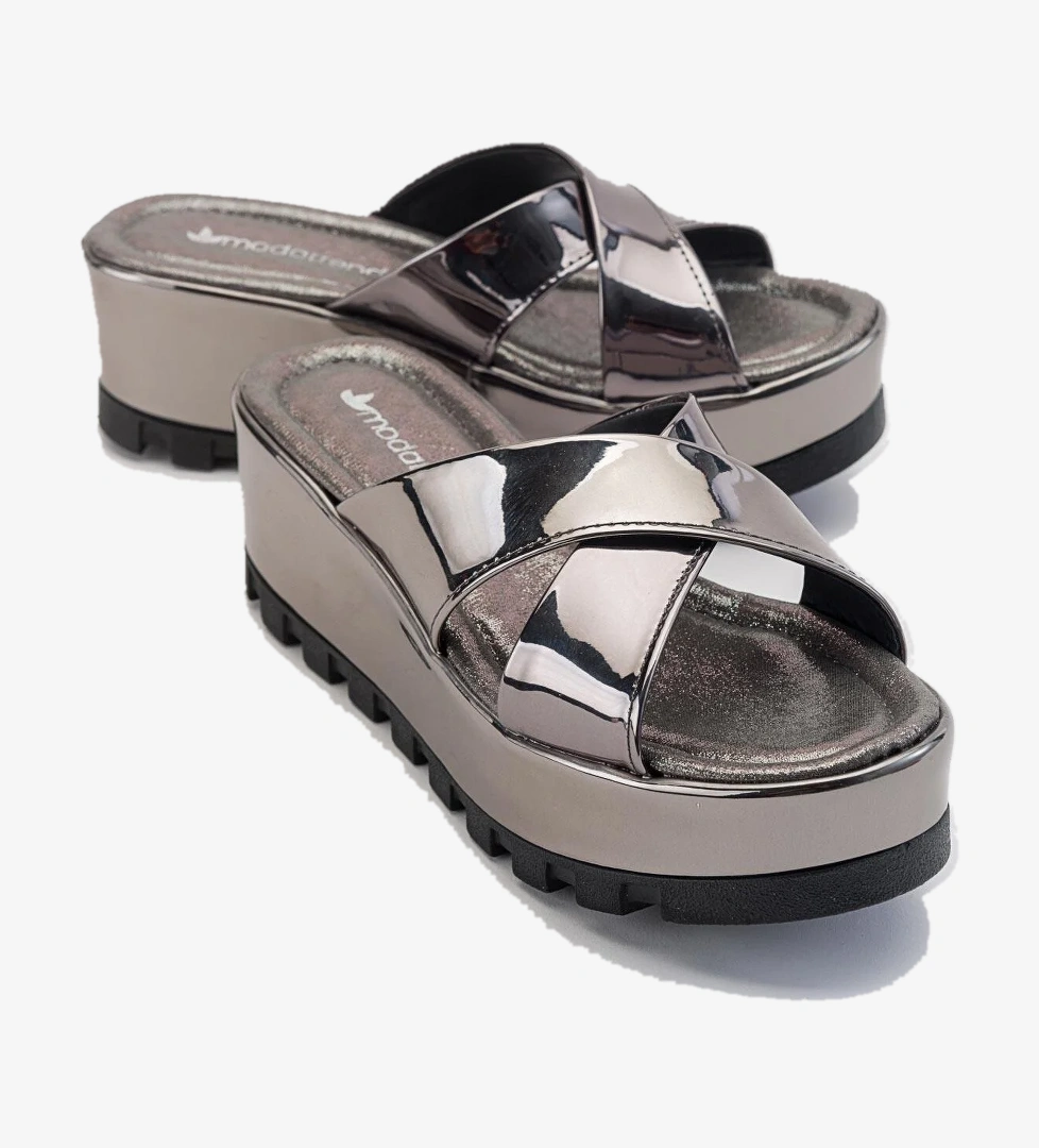 Ccway Çapraz Bantlı Kadın Terlik PLATİN AYNA model görseli