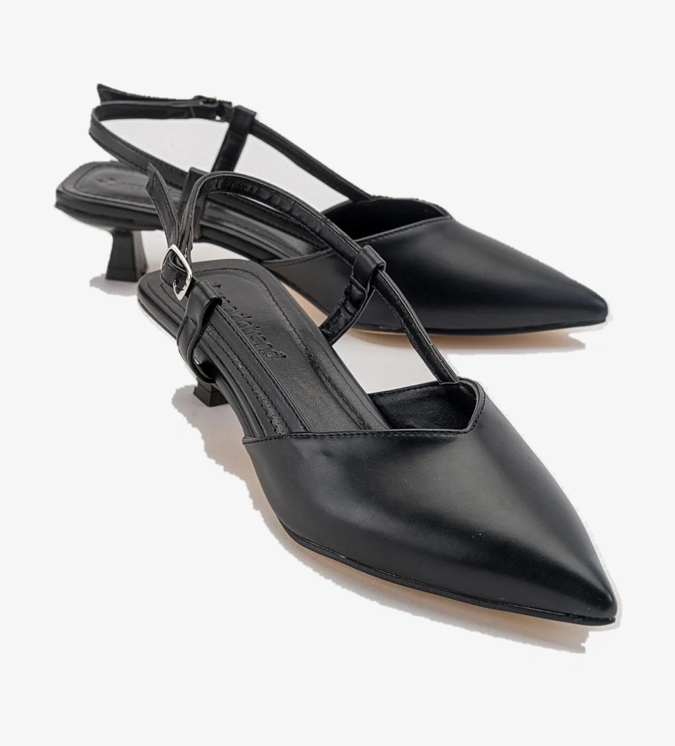 Ccway Kadın Topuklu Sandalet SİYAH CİLT model görseli