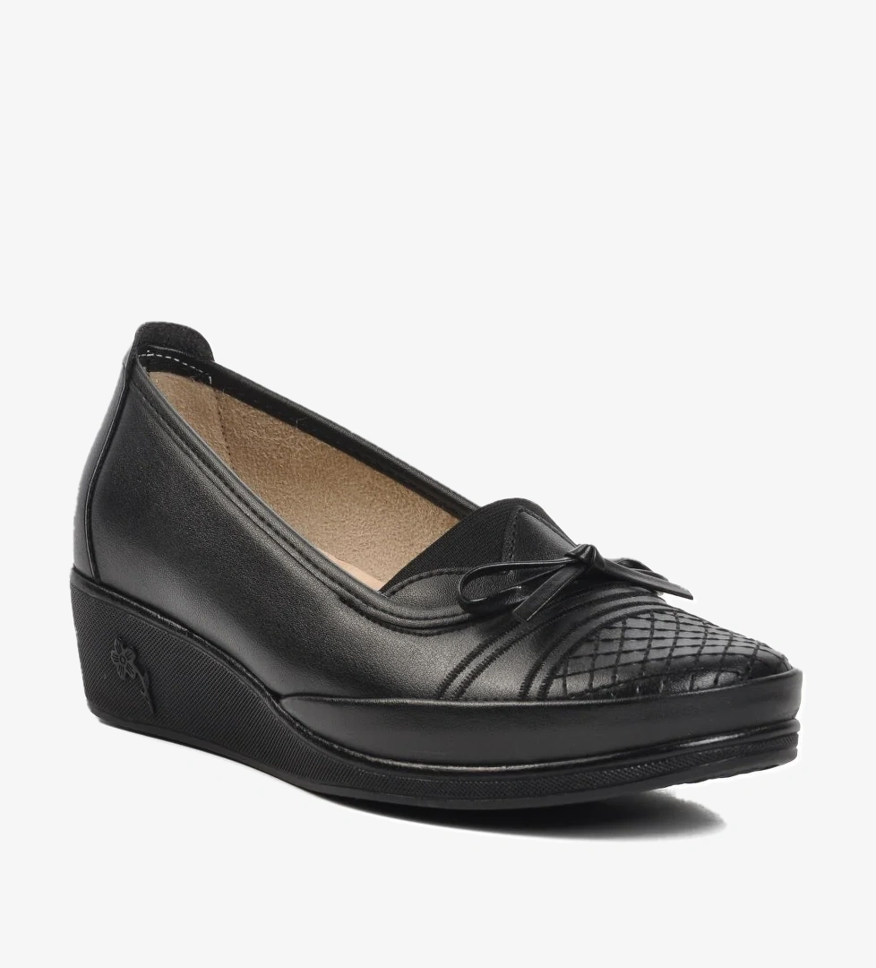 137 Siyah Kadın Günlük Ayakkabı