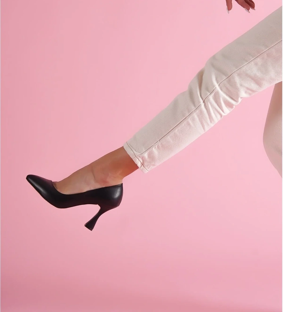 Divolya Violet Siyah Burnu Şeffaf Detaylı Günlük Kullanım Stiletto