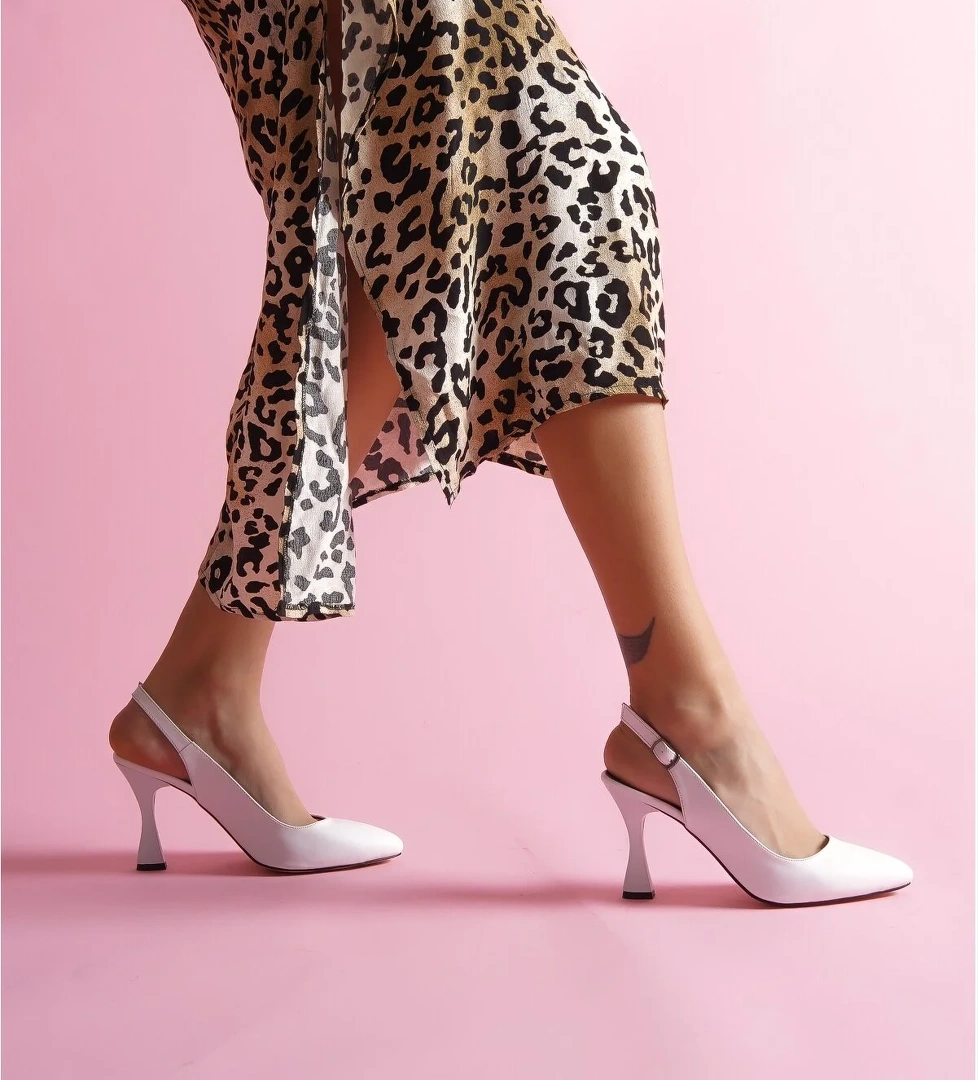 Rozalinda Beyaz Önü Sivri Günlük Kullanım Topuklu Ayakkabı