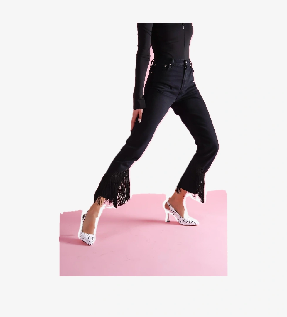 Rozalinda Beyaz Puantiyeli Önü Sivri Günlük Kullanım Topuklu Ayakkabı