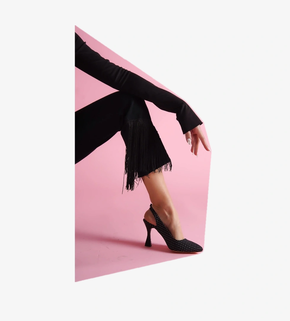 Rozalinda Siyah Puantiyeli Önü Sivri Günlük Kullanım Topuklu Ayakkabı - Görsel 1