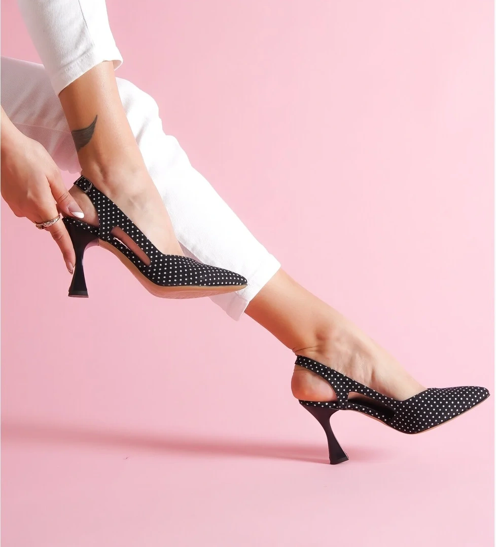 Duck Siyah Puantiyeli Yanları Açık Topuklu Ayakkabı