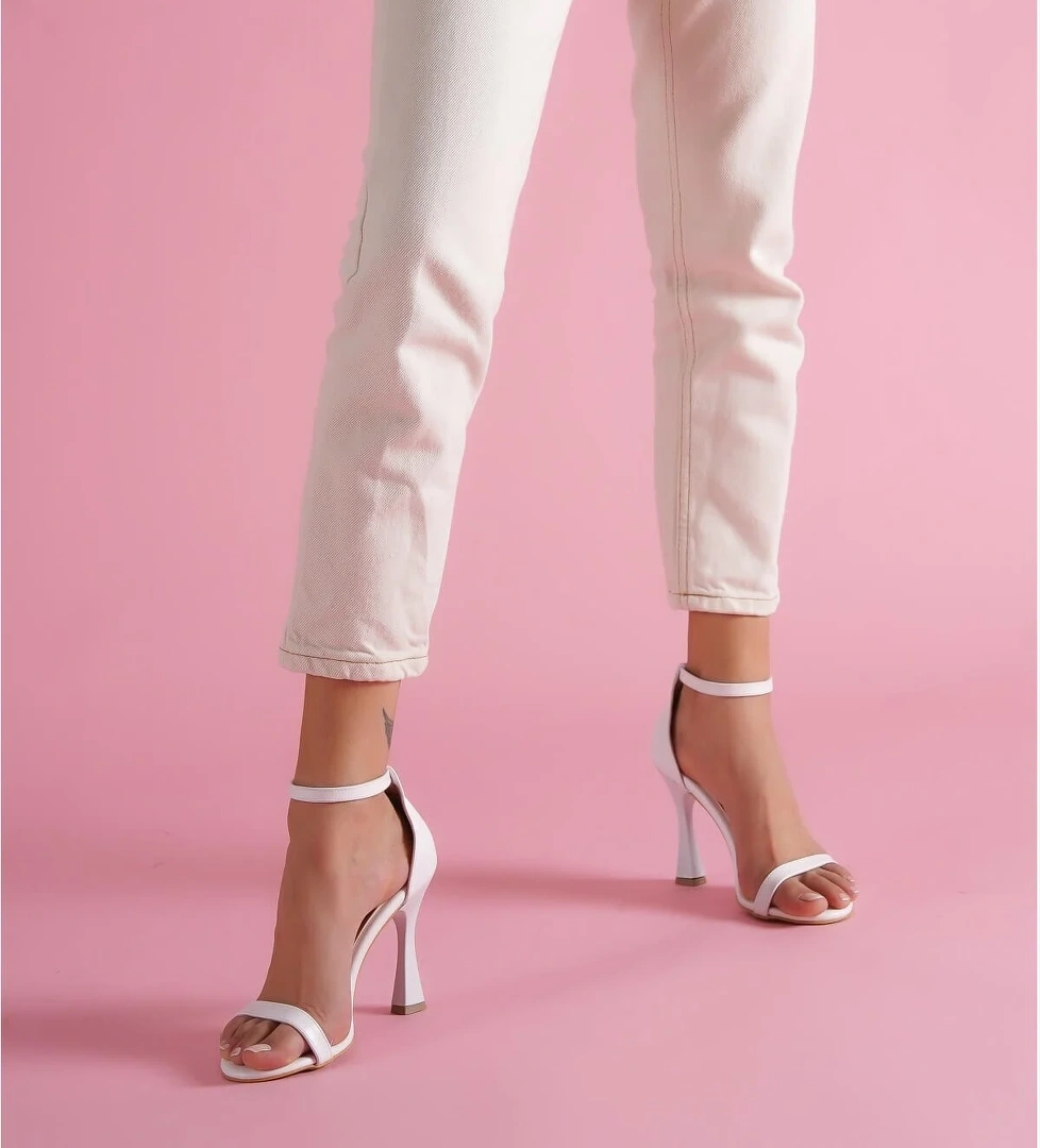 Lambo Beyaz İnce Topuklu Günlük Ayakkabı