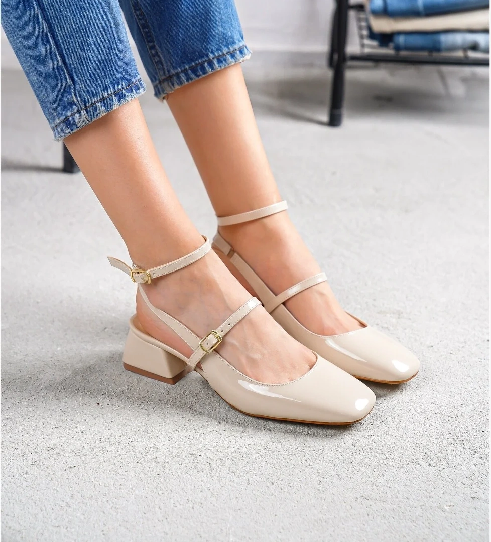 Tinya Bej Rugan Küt Burun Topuklu Günlük Ayakkabı