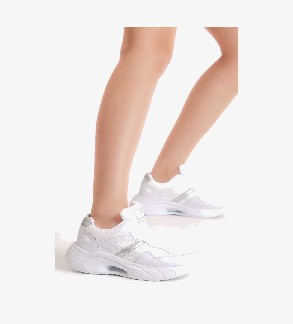 Kadın Beyaz Faylon Taban Şeritli Bağcıklı Spor Ayakkabı - Görsel 1