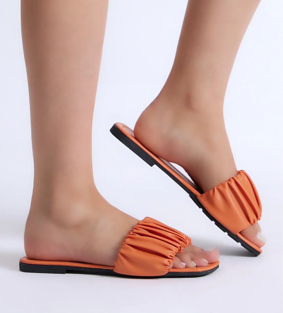 Tonny Black Tonny Black Kadın Turuncu Önü Büzgülü Tek Bantlı Terlik Flo'da! Turuncu - 1. görsel