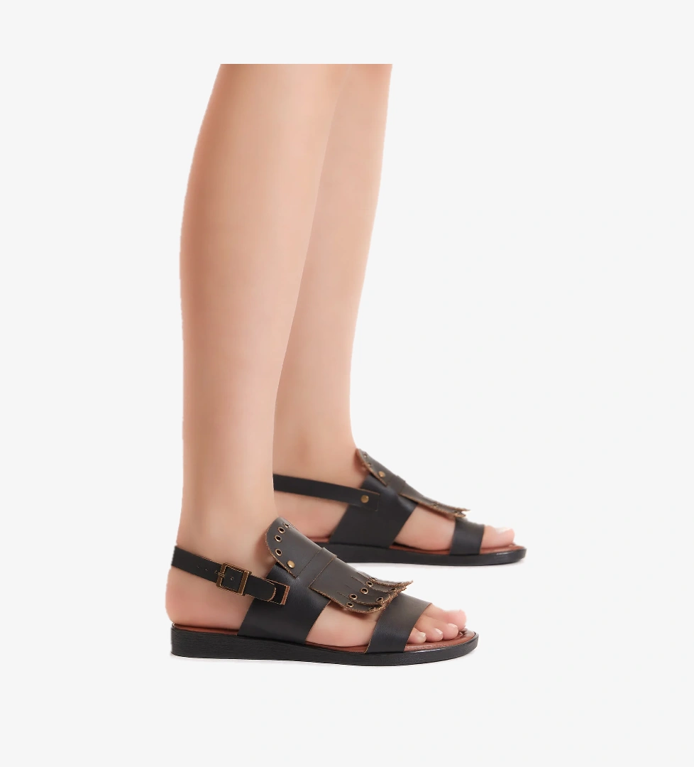 Kadın Siyah Rahat Kalıp Püskül Detaylı Sandalet