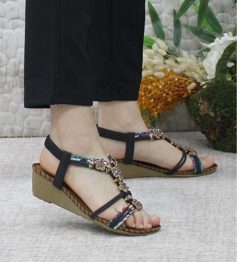 Guja 23Y151-16 Anatomik Rahat Dolgu Taban Boncuklu Kadın Sandalet model görseli