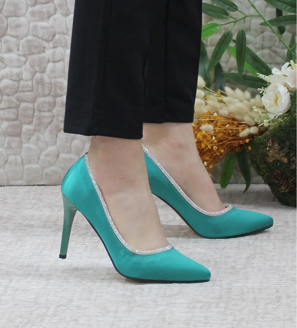 Mehmet Mete 012 Abiye Saten Taşlı Topuklu Kadın Ayakkabı model görseli