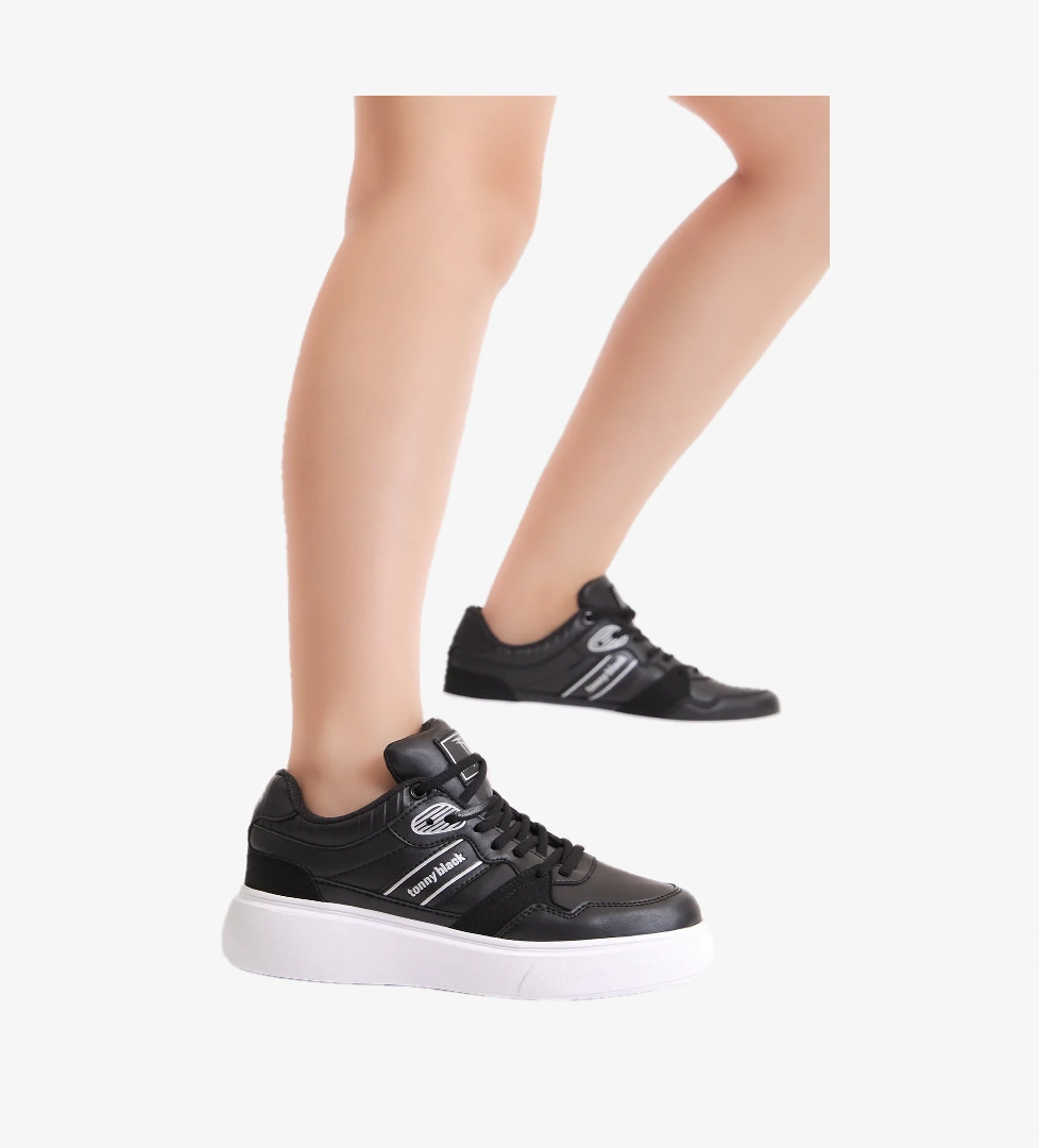 Kadın Siyah Beyaz Yüksek Poli Taban Yanı Şeritli Bağcıklı Spor Ayakkabı