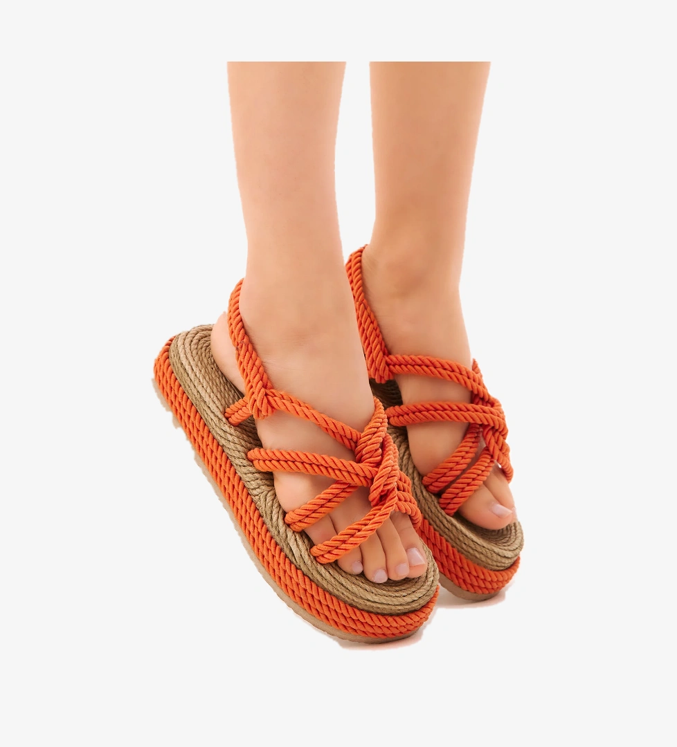 Tonny Black Kadın Rahat Kalıp Çapraz Bantlı Yüksek Taban Halat Terlik model görseli