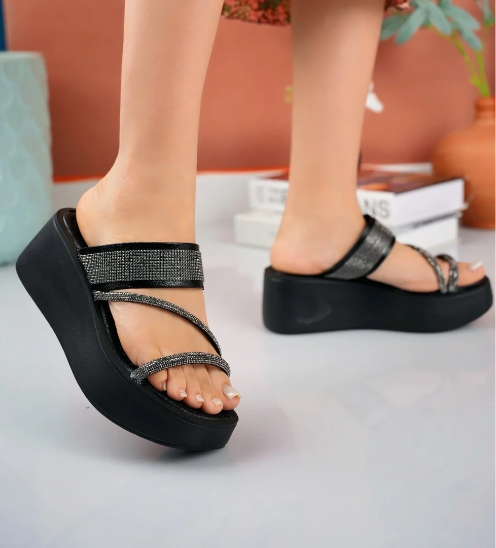 Kadın Garantili Taş Detay 6 cm Platform Günlük Yüksek Eva Taban Dolgu Topuk Terlik Siyah - Görsel 1