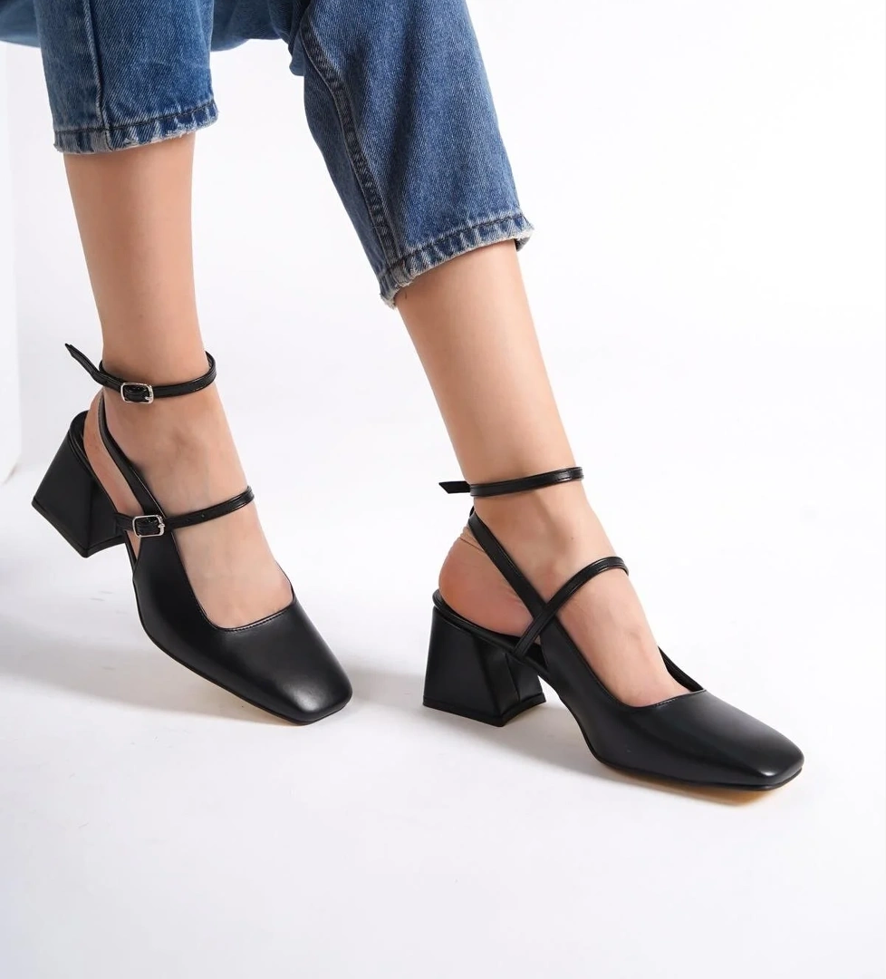 Modabuymuş Mulia Siyah Mat Kalın Topuklu Bilekten Bantlı Ayakkabı model görseli