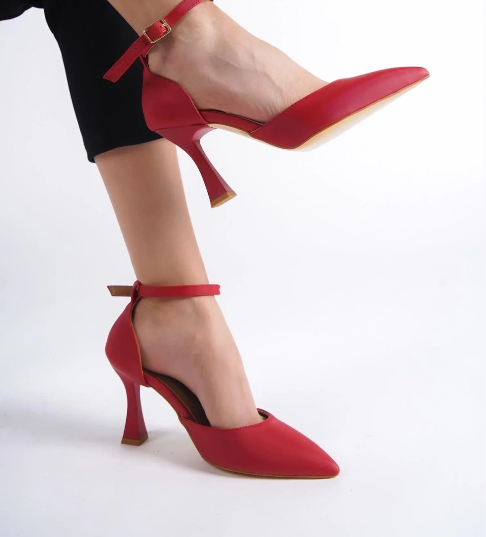 Modabuymuş Lopez Kırmızı Saten Stiletto Kadeh Topuklu Ayakkabı model görseli