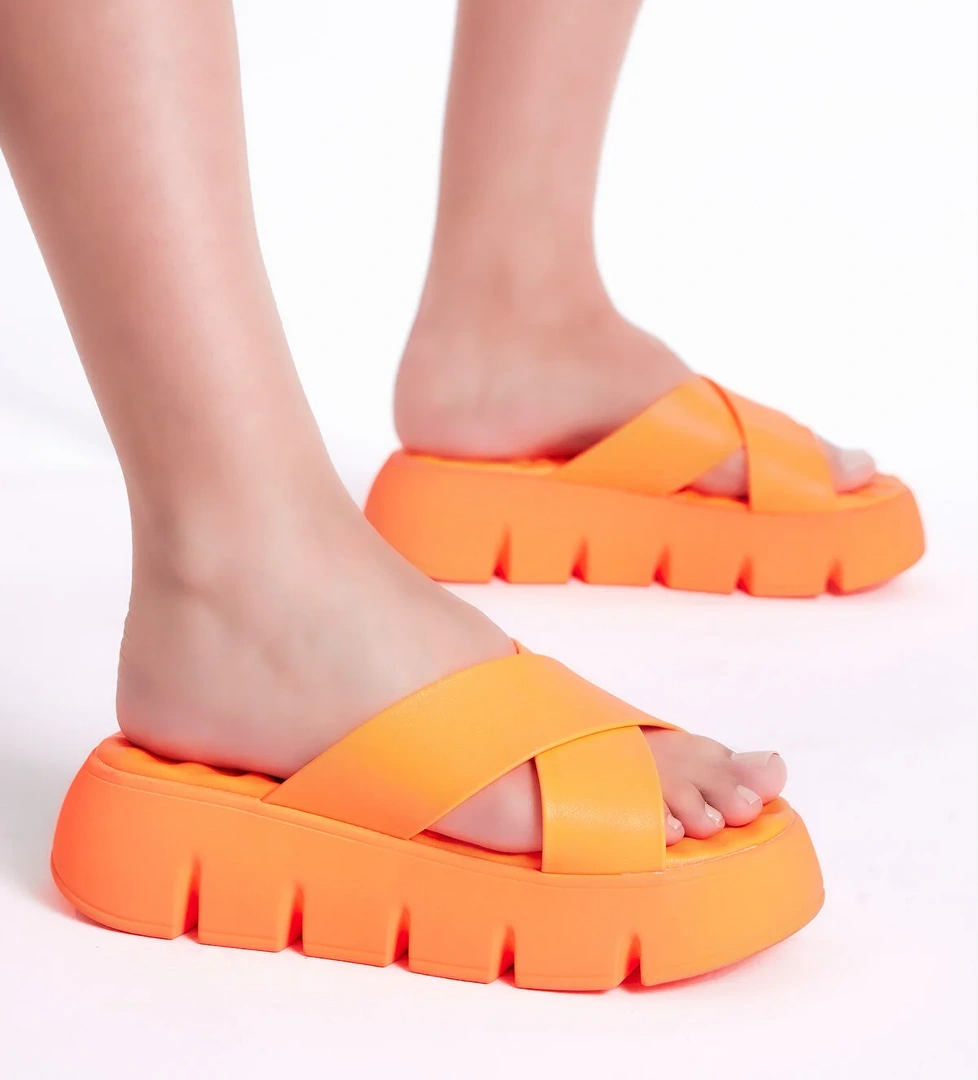 Kadın Oranj Çapraz Bantlı Yüksek Taban Terlik