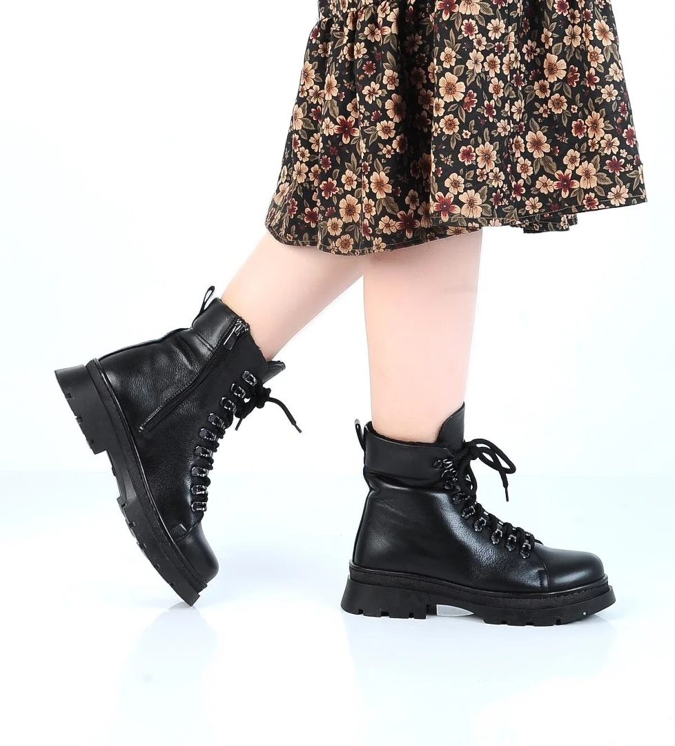 Bulldozer 240804-Z Siyah Kürklü Deri Kadın Düz Bot model görseli