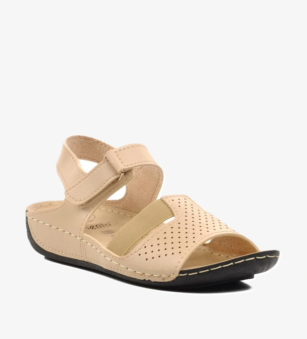 16.047 Bej Kadın Sandalet