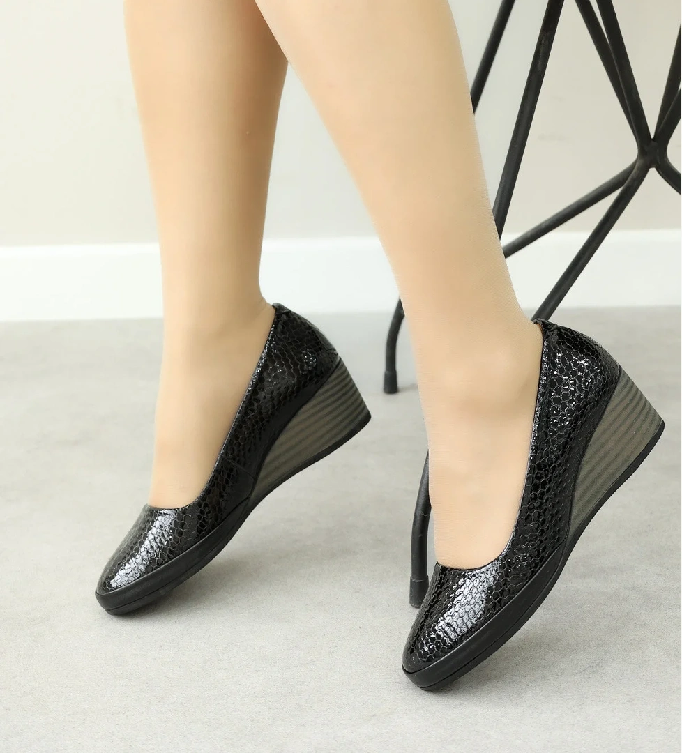 Fast Step Hakiki Deri Kadın Dolgu Topuk Ayakkabı 411za291 model görseli