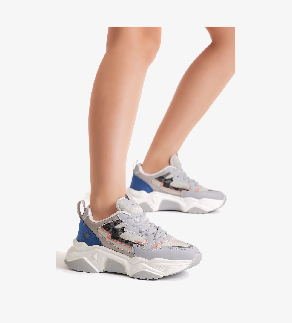 Kadın Gri Rahat Kalıp Yüksek Poli Taban Bağcıklı Spor Ayakkabı - Görsel 1