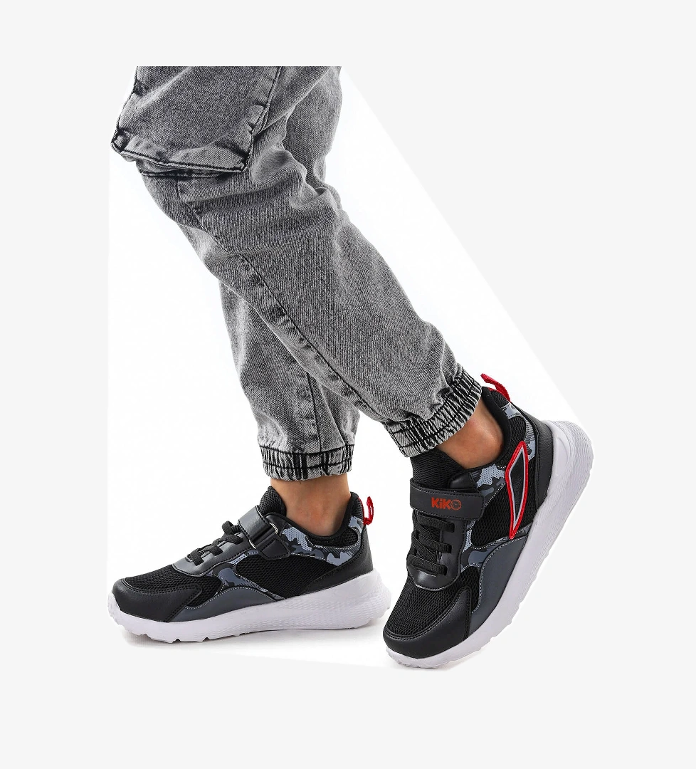 Singa Cırtlı Fileli Erkek Çocuk Spor Ayakkabı Siyah - Kırmızı