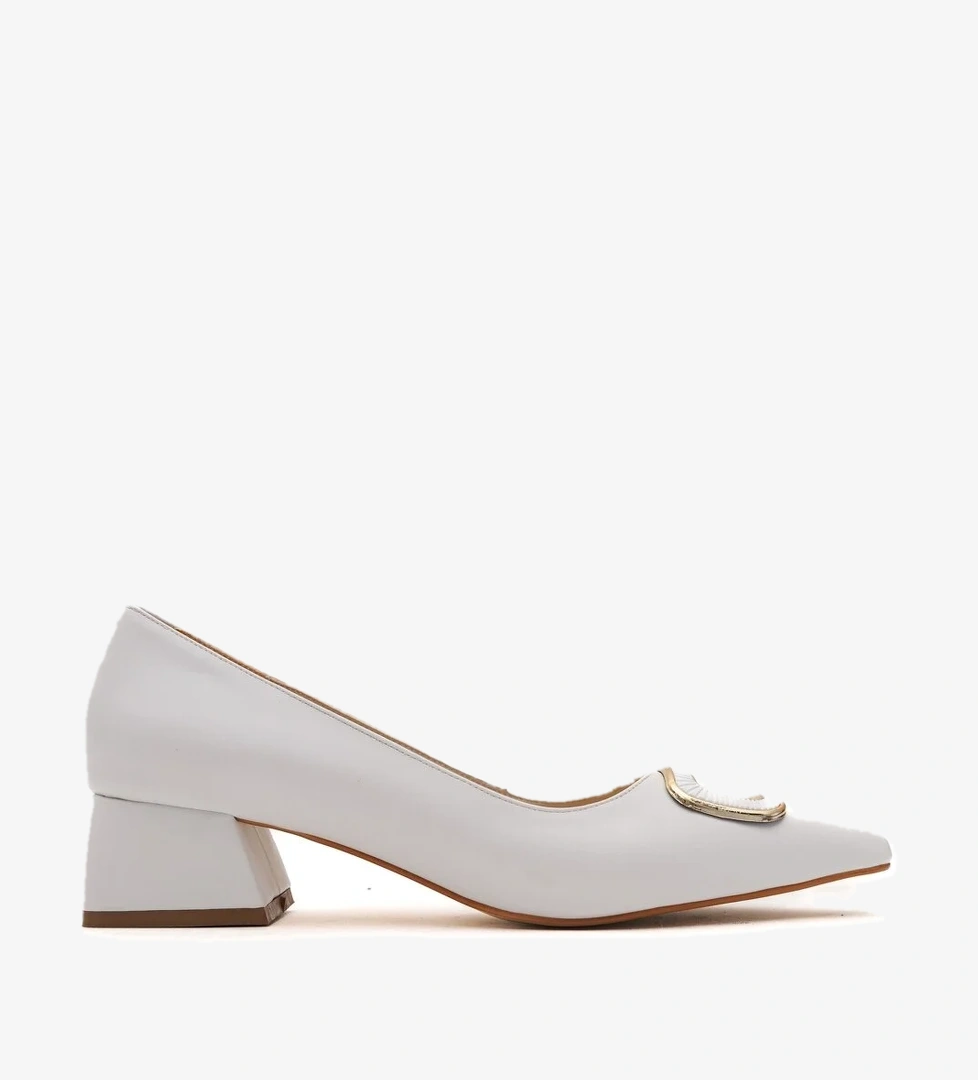 Scenic Beyaz Tokalı (4cm) Sivri Burun Topuklu Ayakkabı