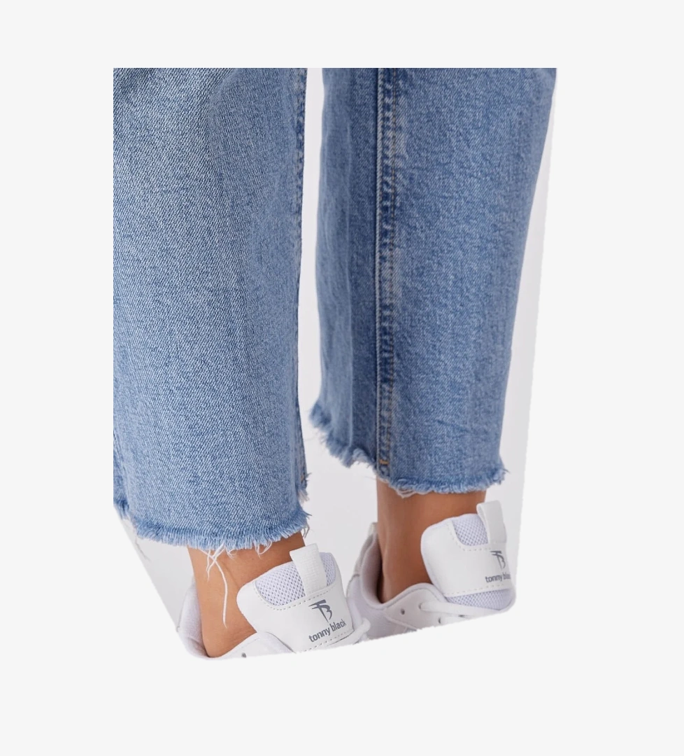 Kadın Beyaz Rahat Kalıp Yüksek Poli Taban Bağcıklı Spor Ayakkabı - Görsel 1