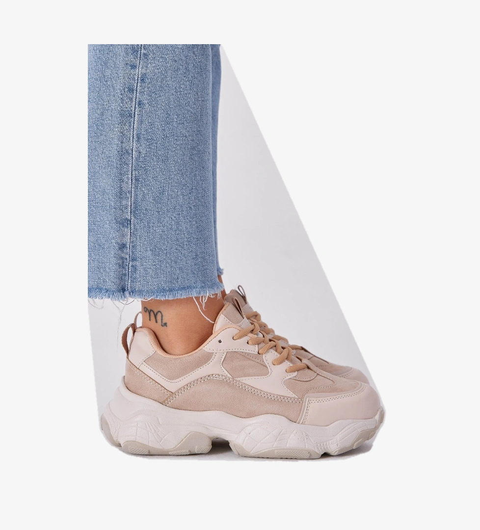 Kadın Bej Rahat Kalıp Yüksek Poli Taban Bağcıklı Spor Ayakkabı