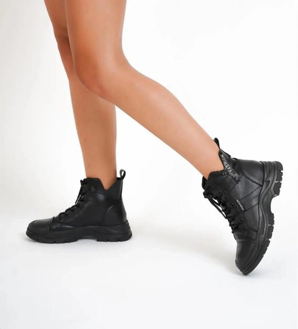 Guja 23K310-14 Kadın İçi Yünlü Kaymaz Taban Deri Bot model görseli