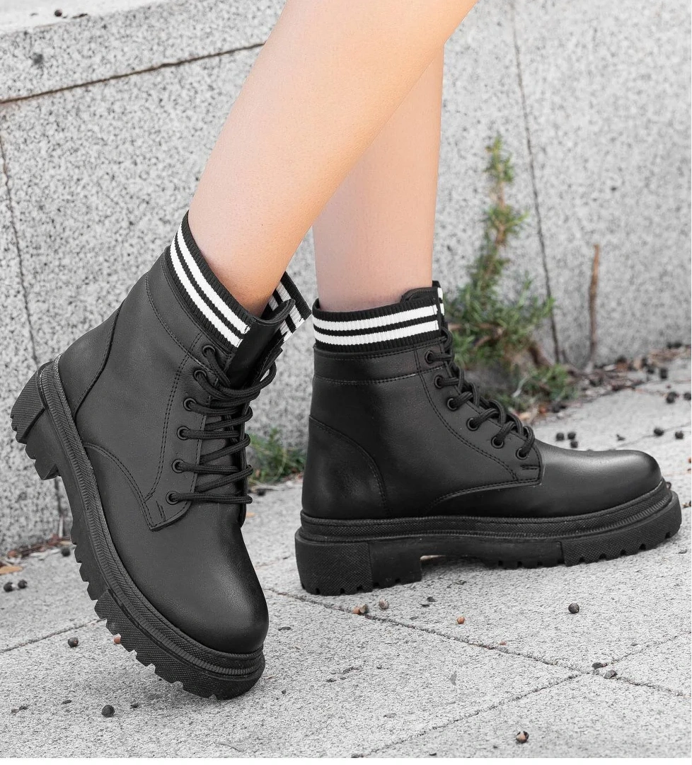 Daxtors D047 Garantili Soğuk Geçirmez Kışlık Kadın Bot & Bootie_Siyah model görseli