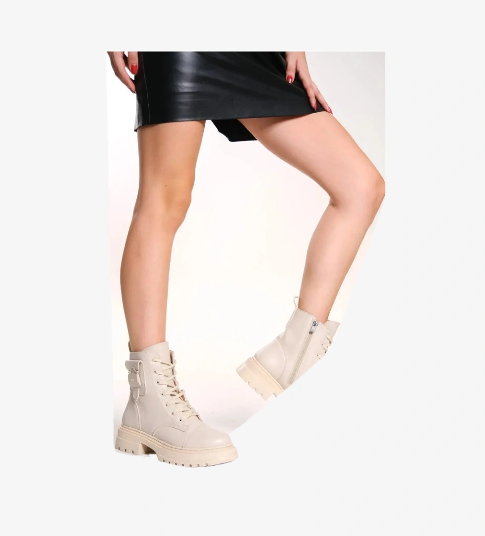 Çanta Toka Detaylı Kauçuk Tabanlı Postal Kadın Bot - Görsel 1