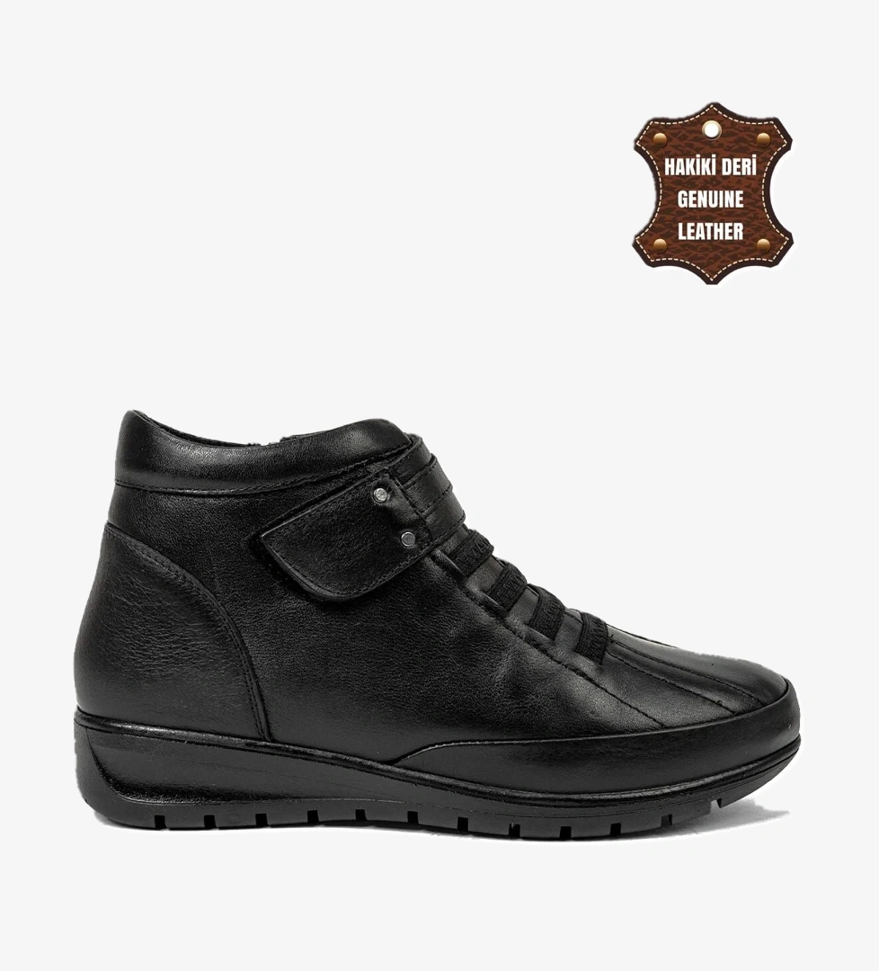 Voyager 7118 Kadın Hakiki Deri Düz Bot Siyah model görseli