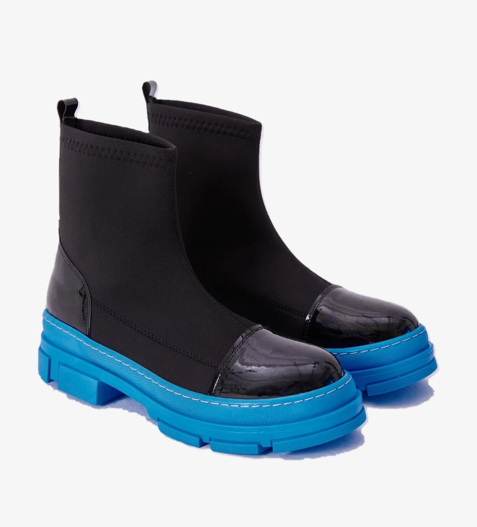 Kadın Siyah Mavi Rahat Kalıp Kısa Renkli Taban Bot - Görsel 1