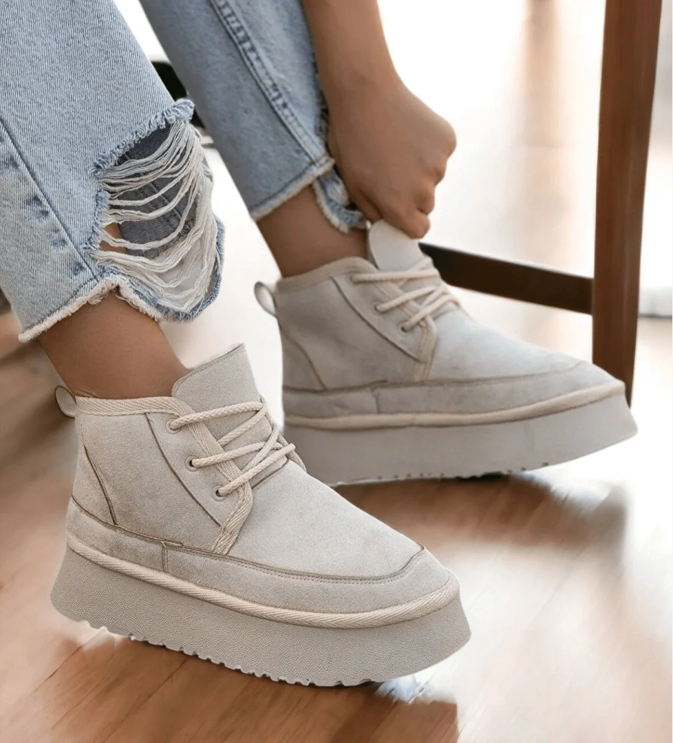 Ugy Bej (4.5 CM) İçi Kürklü Bağcıklı Günlük Kullanım Bot - Görsel 1