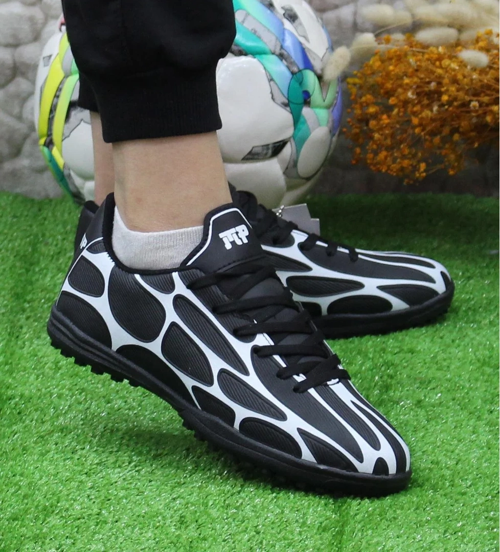 232 1352 Orijinal Ürün Çim Saha Halı Saha Futbol Ayakkabı