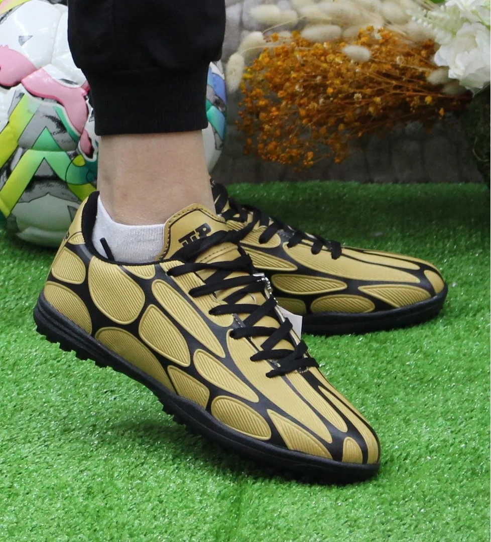 232 1352 Orijinal Ürün Çim Saha Halı Saha Futbol Ayakkabı - Görsel 1