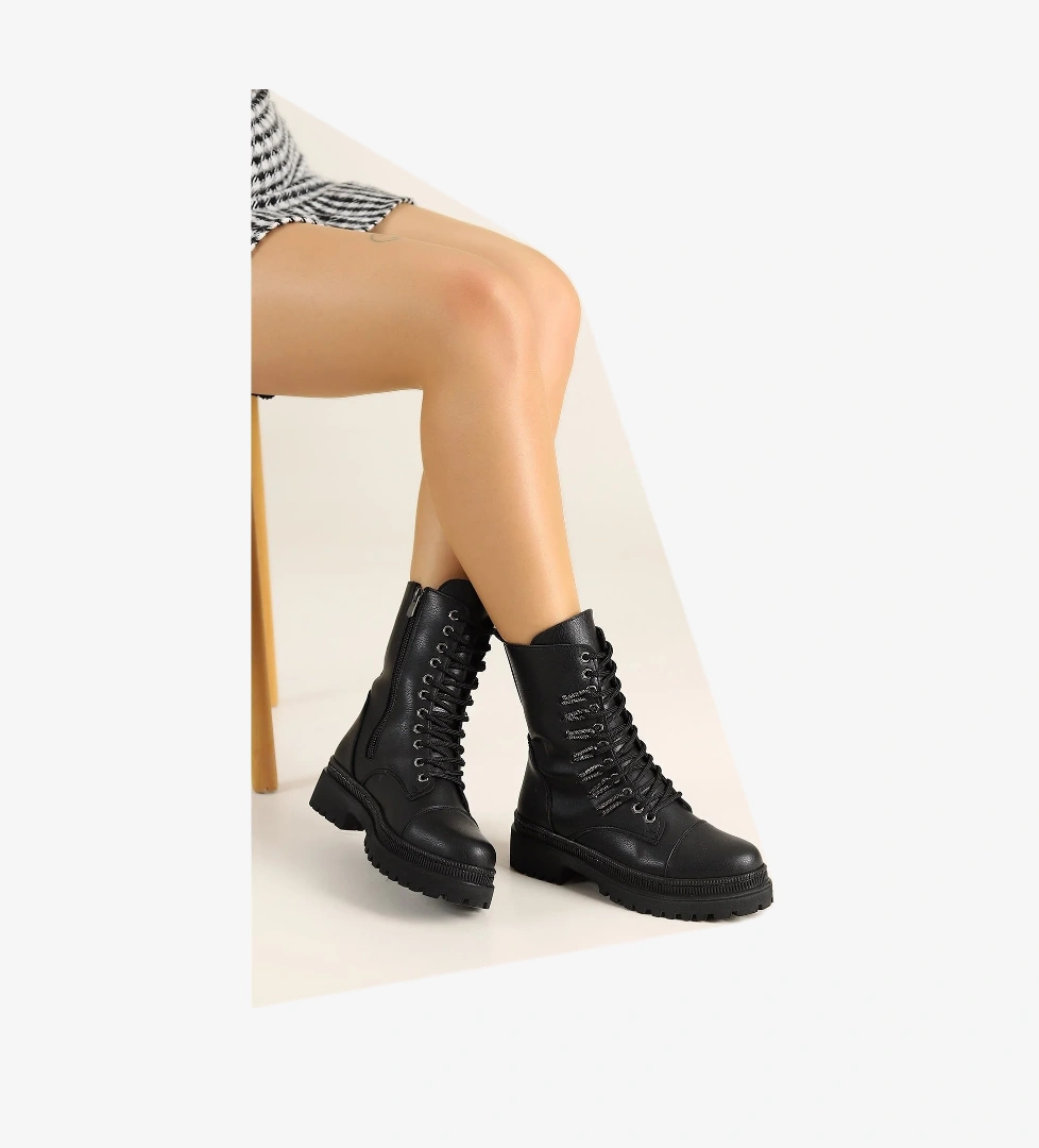 Feles Bağcık Taş Detaylı Postal Kadın Bot model görseli