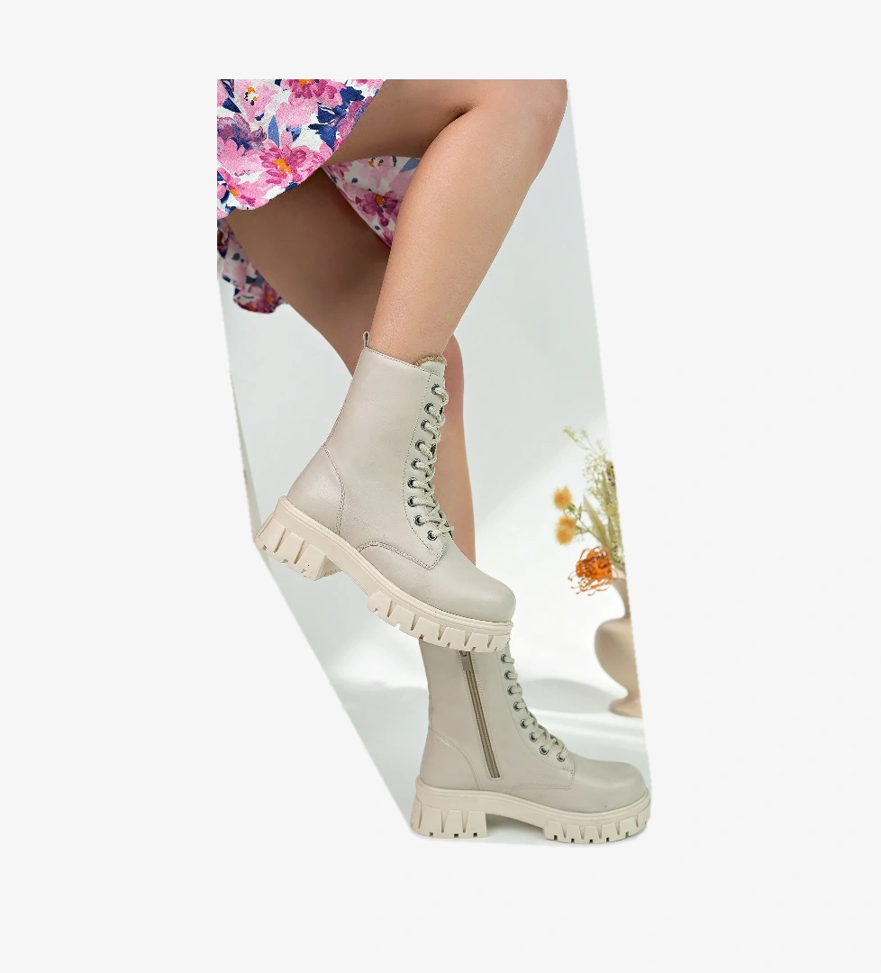 Freemax Kadın Içi Kürklü Su Geçirmez Kaymaz Kauçuk Taban Garantili Kışlık Bot Zenno.66 Siyah Bej model görseli