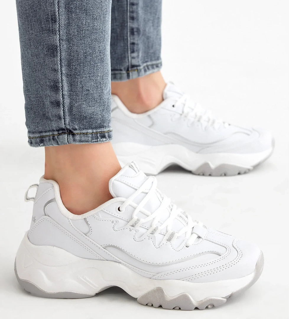 Kadın Beyaz Cilt Rahat Kalıp Yüksek Taban Bağcıklı Spor Ayakkabı