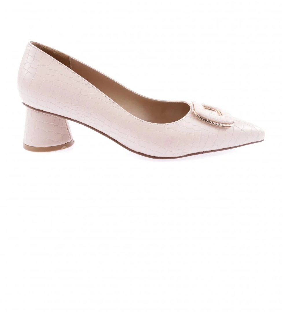 4320-23Y Kadin Metal Aksesuarli Sivri Burun Kalin Kisa Topuklu Ayakkabi