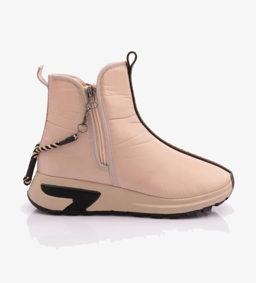 Dgn 685-22k Kadin Kalin Taban Fermuar Detayli Bot model görseli