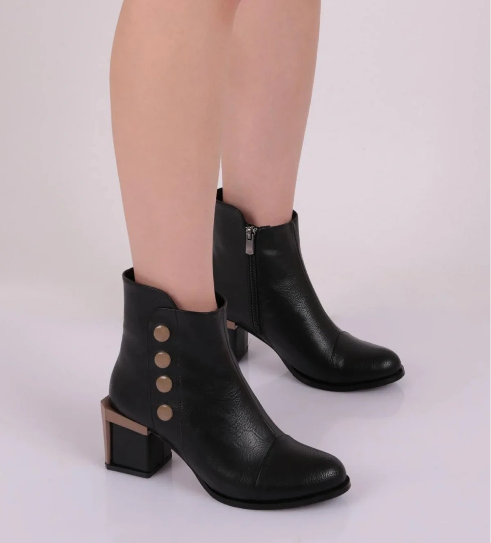 725-22K Kadin Aksesuar Detayli Topuklu Bot - Görsel 1