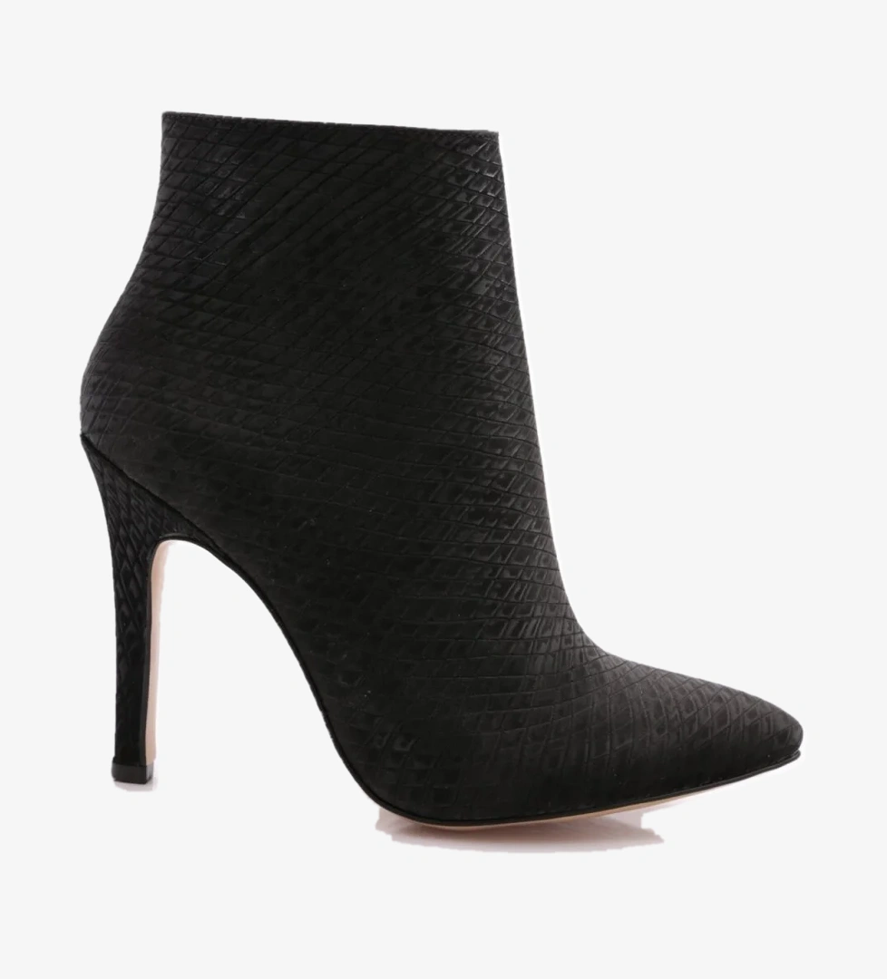 Dgn 300 Kadin Topuklu Bot model görseli