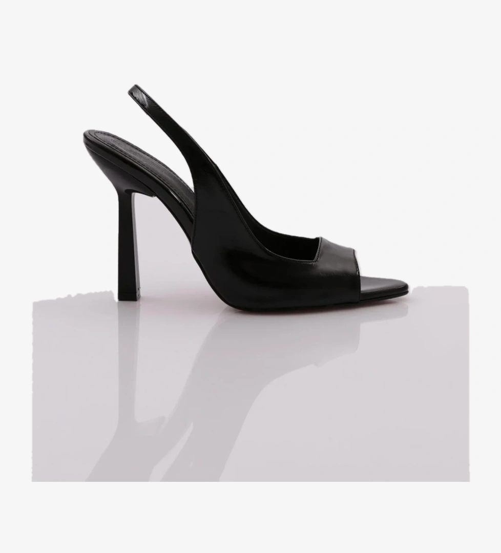 Dgn 06 Kadin Sivri Burun Lastik Detayli İnce Topuklu Ayakkabi model görseli