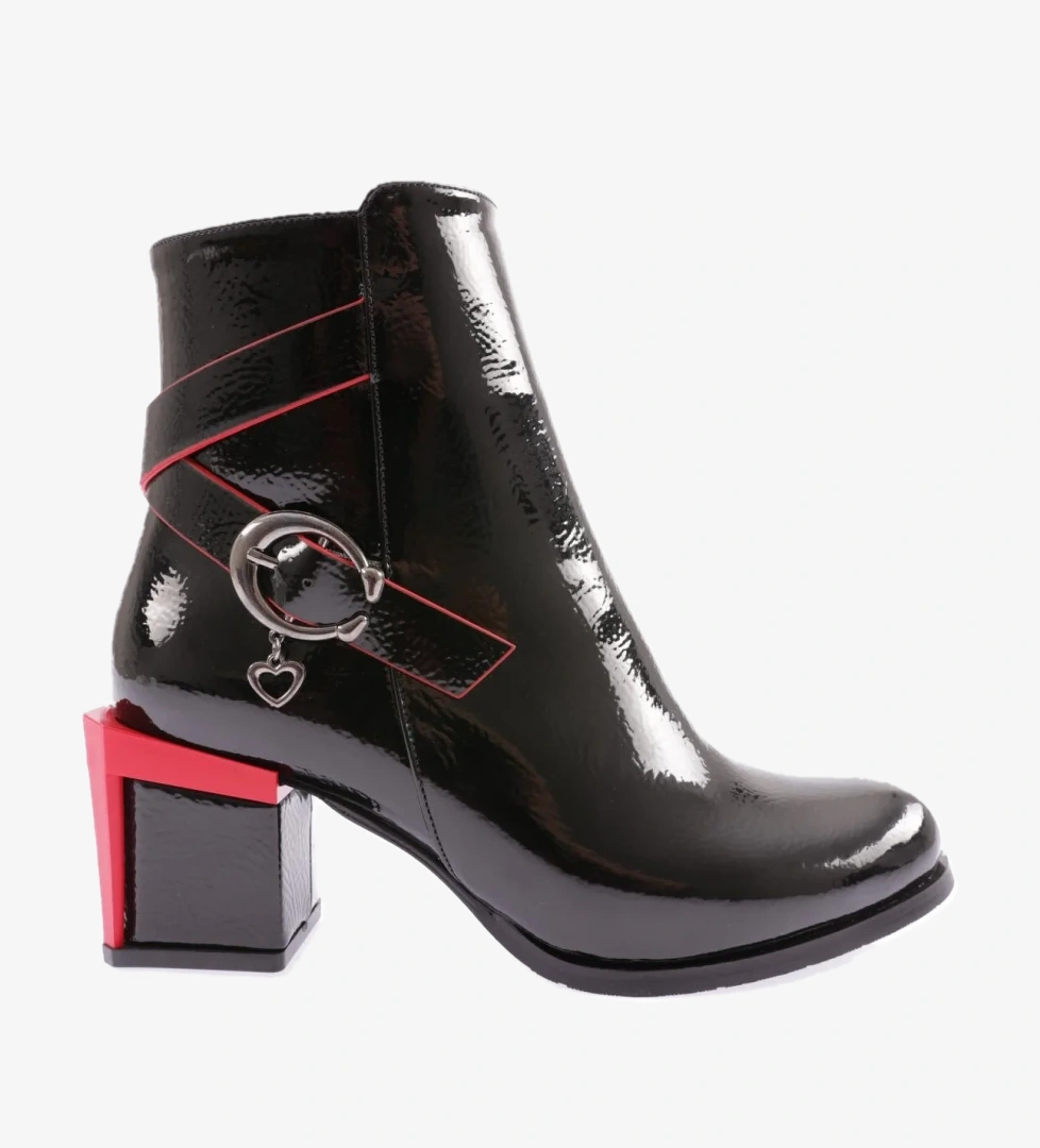 730-22K Kadin Kemer Detayli Topuklu Bot