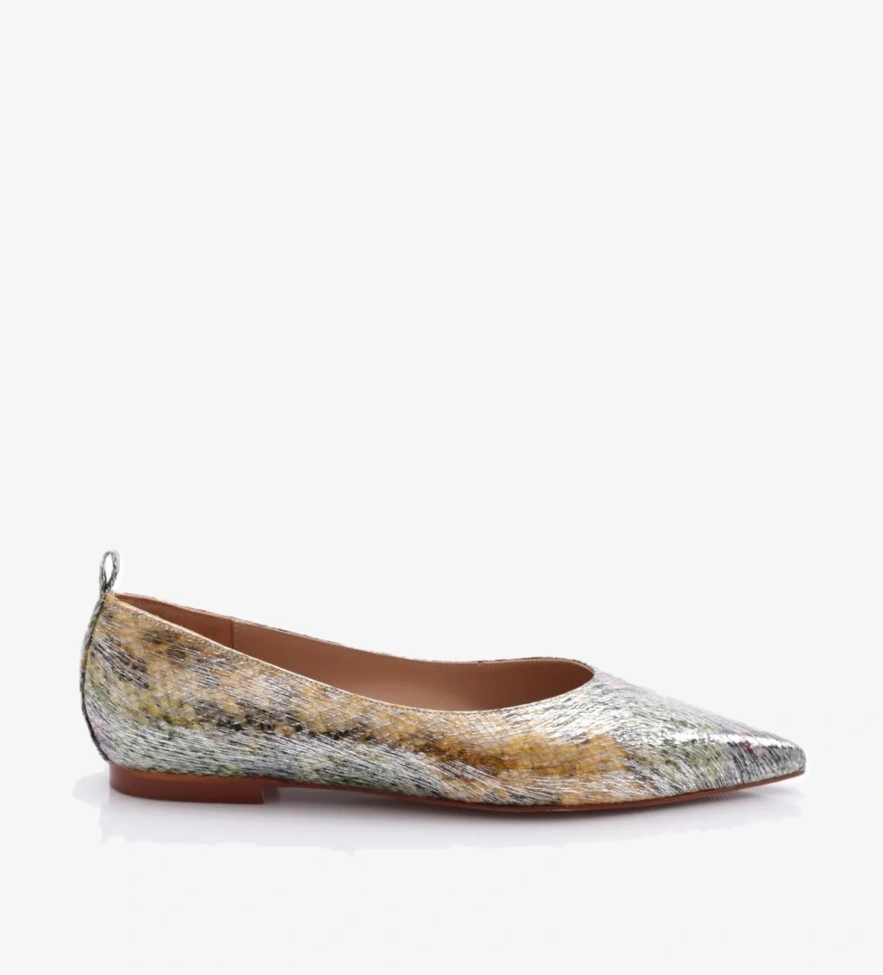 166 Kadin Sivri Burun Babet