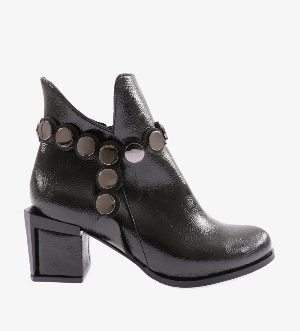 810-22K Kadin Toka Detayli Topuklu Bot